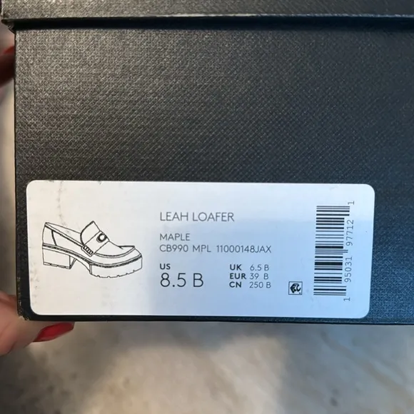 NWB Coach Women’s Leah Loafer. 8.5 B maple color