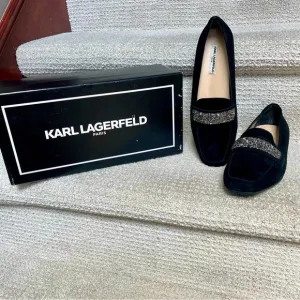 NWB Karl Lagerfeld Paris Quincey Black Suede Grey Stone Embellished Loafers