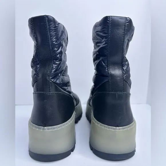 NWOB Aquatalia Amii Quilted Boots Black Nylon Chunky Lug Sole Weatherproof