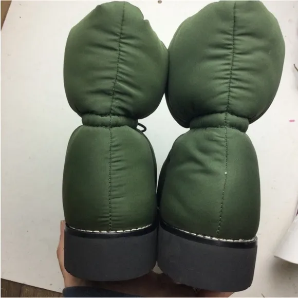 NWOB J Crew Elsa Quilted Puffed Toggle PrimaLoft Green Winter Boots Size 8