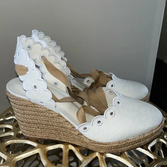 NWOB Larroude Poppy Espadrilles Size 9