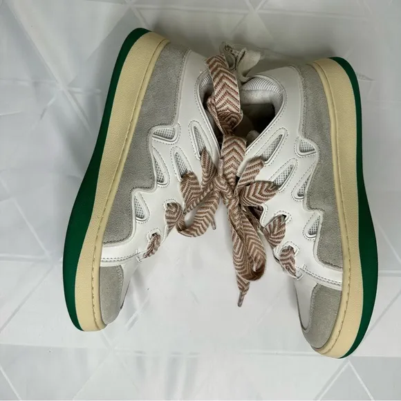 NWOB Steve Madden Women's Roaring Fashion  White/Green  Sneakers Size 9M