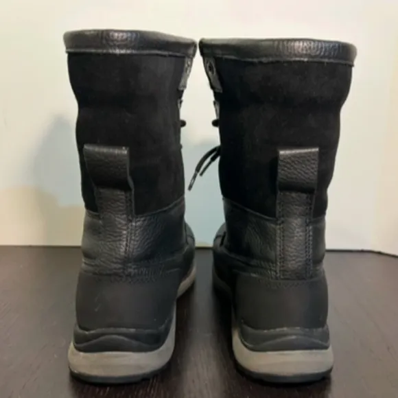 NWOB UGG Adirondack III Waterproof Leather &amp; Suede Winter Boots Womens Size 9