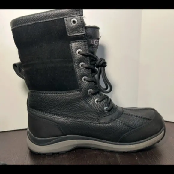 NWOB UGG Adirondack III Waterproof Leather &amp; Suede Winter Boots Womens Size 9