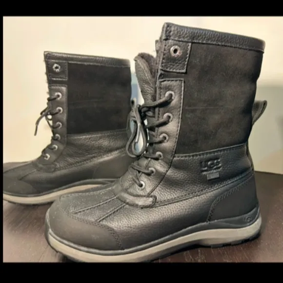 NWOB UGG Adirondack III Waterproof Leather &amp; Suede Winter Boots Womens Size 9