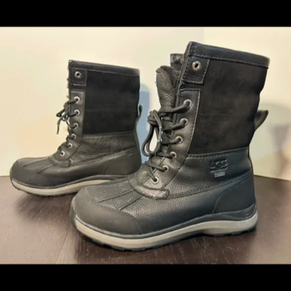 NWOB UGG Adirondack III Waterproof Leather &amp; Suede Winter Boots Womens Size 9