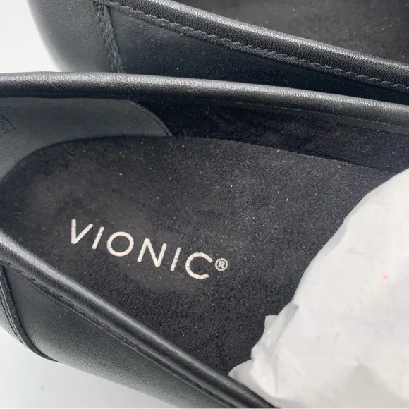NWOB Vionic Cheryl II Women's black loafers leather size 8 slip on comfort 2418