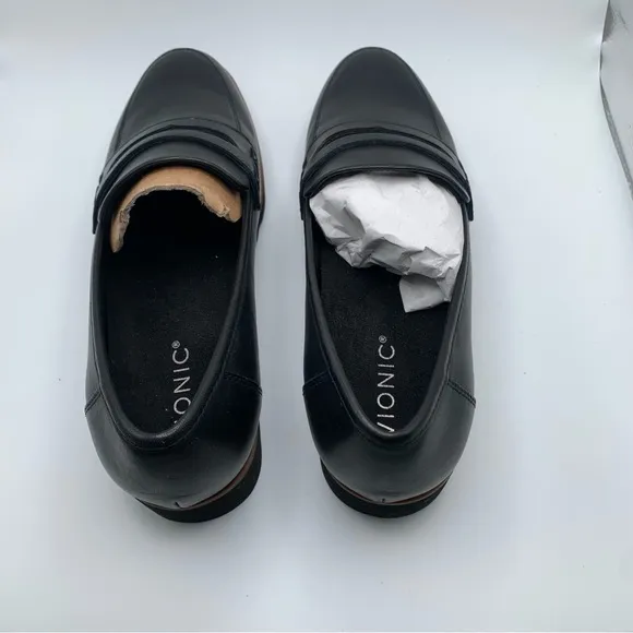 NWOB Vionic Cheryl II Women's black loafers leather size 8 slip on comfort 2418
