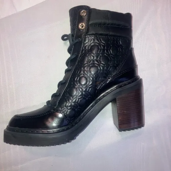 🔥NWOT🔥 Louise et Cie Vamba Black Geometric Quilted Leather Platform Boots W6.5