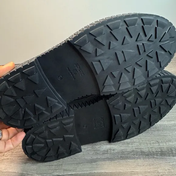 NWOT Schutz Viola Croc Embossed Loafers size 6.5 $118