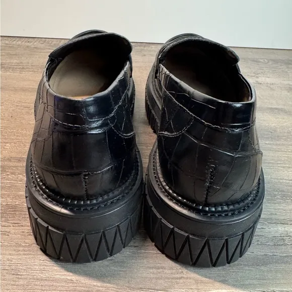 NWOT Schutz Viola Croc Embossed Loafers size 6.5 $118