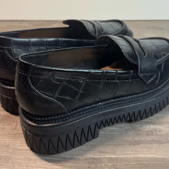 NWOT Schutz Viola Croc Embossed Loafers size 6.5 $118