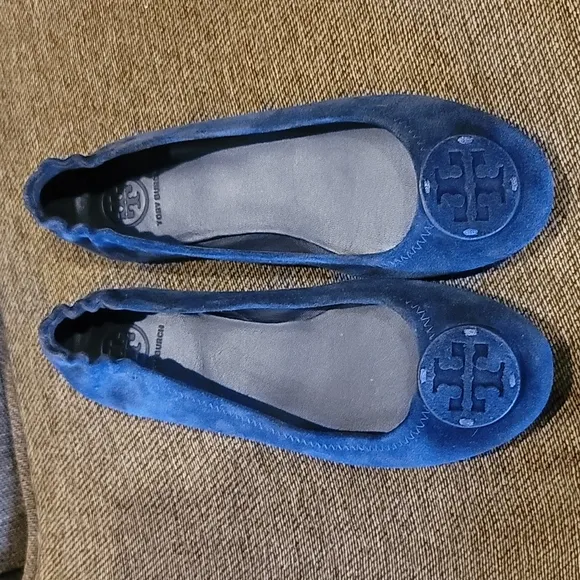 NWOT Tory Burch Perfect Navy Suede Minnie Travel Flats size 6