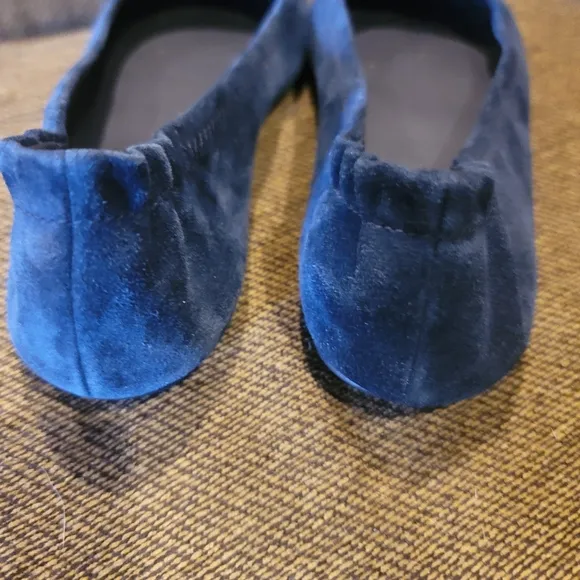 NWOT Tory Burch Perfect Navy Suede Minnie Travel Flats size 6