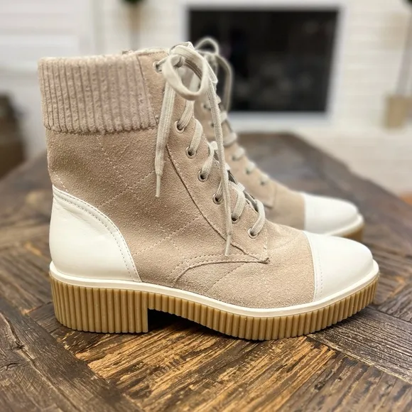 NWOT Vaneli Mage Quilted Lace Up Combat Boots - 9.5