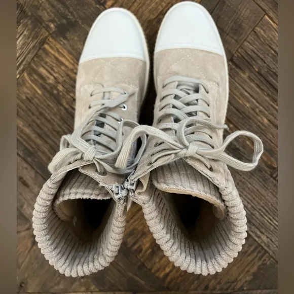 NWOT Vaneli Mage Quilted Lace Up Combat Boots - 9.5