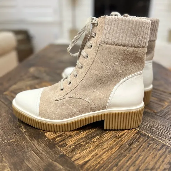 NWOT Vaneli Mage Quilted Lace Up Combat Boots - 9.5