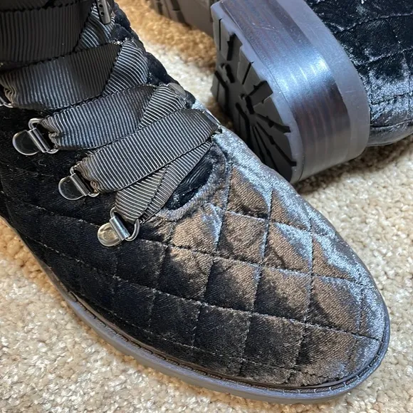 NWT (7.5) Isaac Mizrahi brown fur ankle boots Leanna BM new suede quilted laceup