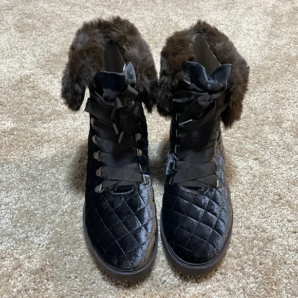 NWT (7.5) Isaac Mizrahi brown fur ankle boots Leanna BM new suede quilted laceup