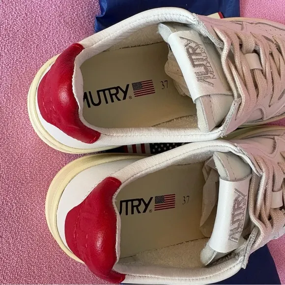 NWT Autry Medalist Low Sneakers White Red Leather Women’s fashion size 37