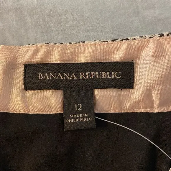 NWT Banana Republic Black and White Boucle Knee Length Skirt Size 12
