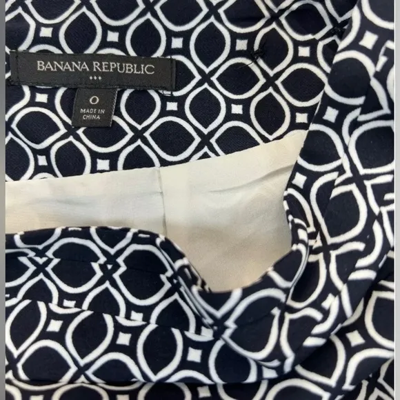 NWT BANANA REPUBLIC Women’s Black White Print Simple Chic Mini Pencil Skirt XS 0