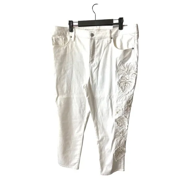 NWT Chico’s White Embroidered Jeans Ankle Girlfriend So Slimming Beaded Size 14P