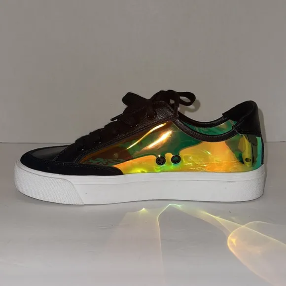 NWT DKNY Ressi Clear Lace Up Fashion Sneakers 8.5