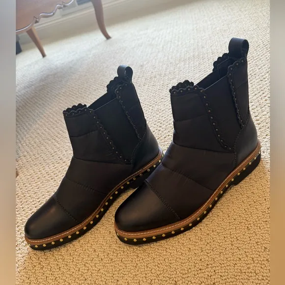 NWT Free People Atlas Puffer Chelsea Boots, Leather, Pull On, Size 40/9.5, Black