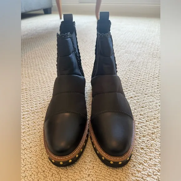 NWT Free People Atlas Puffer Chelsea Boots, Leather, Pull On, Size 40/9.5, Black