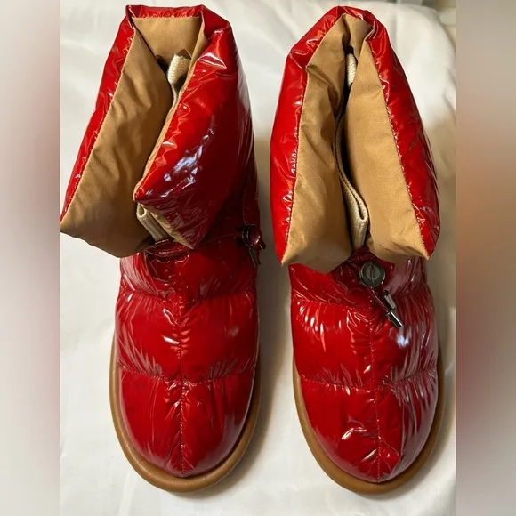 NWT Polar Pillow Boots