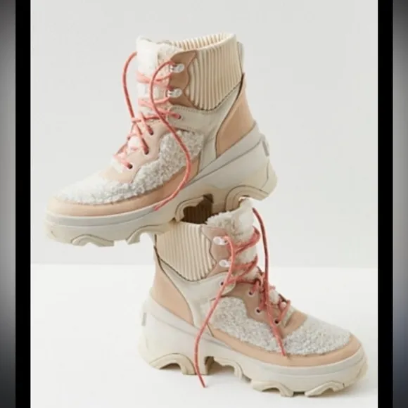NWT Sorel Women's Brex Cozy Lace Up Boots