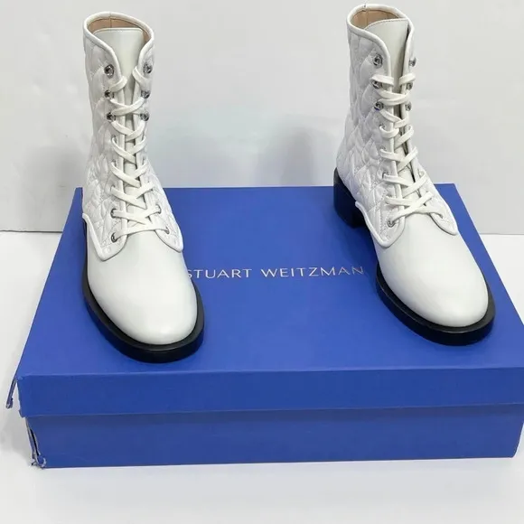 NWT Stuart Weitzman Tyler Quilted Lace Up Bootie Size 8