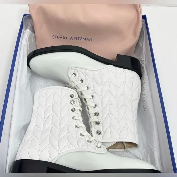 NWT Stuart Weitzman Tyler Quilted Lace Up Bootie Size 8