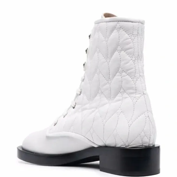 NWT Stuart Weitzman Tyler Quilted Lace Up Bootie Size 8