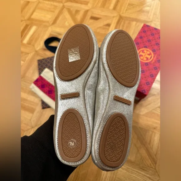 NWT Tory Burch Metallic Suede Travel Flats