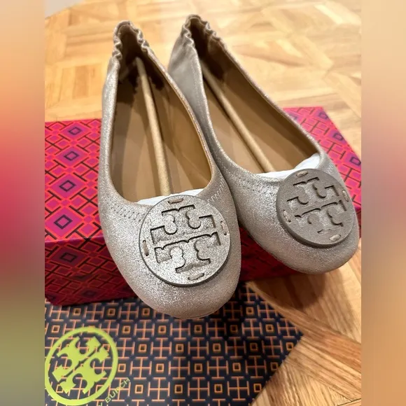 NWT Tory Burch Metallic Suede Travel Flats