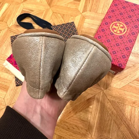 NWT Tory Burch Metallic Suede Travel Flats
