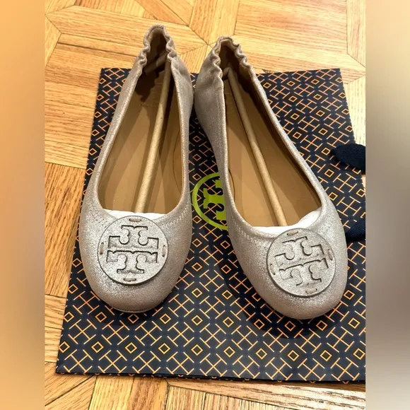 NWT Tory Burch Metallic Suede Travel Flats