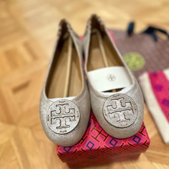 NWT Tory Burch Metallic Suede Travel Flats