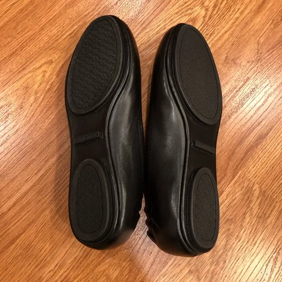 NWT Tory Burch Minnie Travel flats size 7 in black/gold