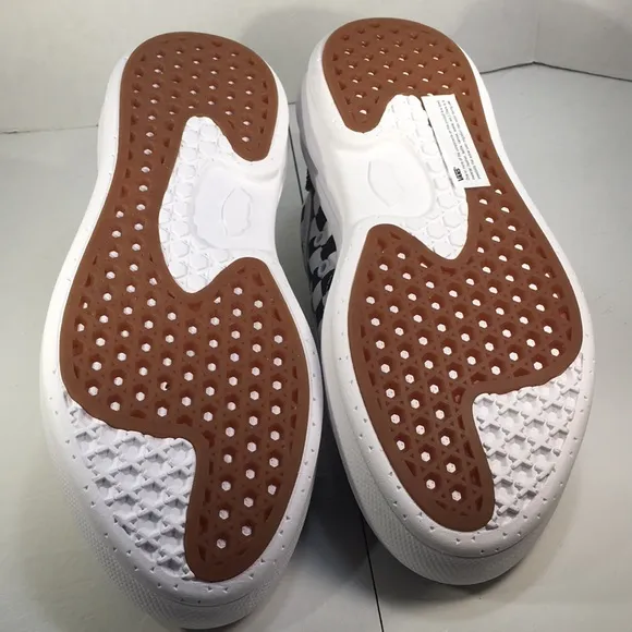 NWT Vans Old Skool Overt Checkerboard Sneakers Men’s 11.5