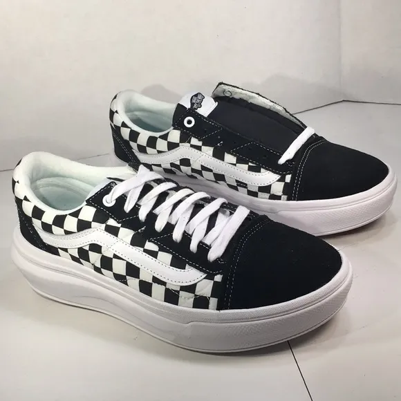 NWT Vans Old Skool Overt Checkerboard Sneakers Men’s 11.5