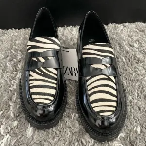 NWT Zara Animal Print Loafers