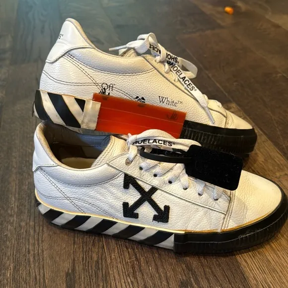 Off-White Vulc low white with updated stripes sneakers