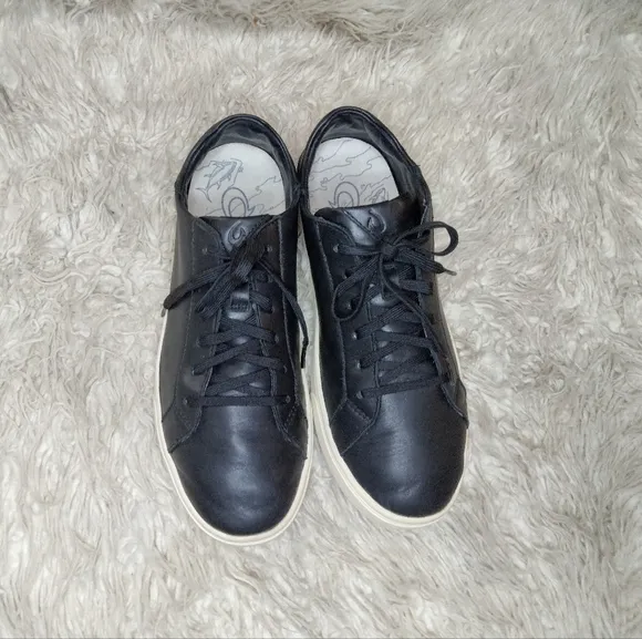 OluKai Kahu Pahaha Leather Sneakers Size 8