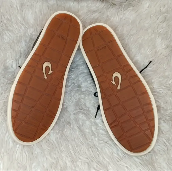 OluKai Kahu Pahaha Leather Sneakers Size 8