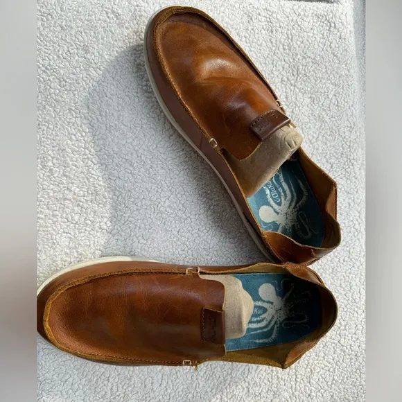 Olukai “Kakaha” 9M premium full grain Leather men’s slip on loafers w/drop heel