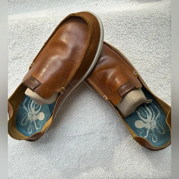 Olukai “Kakaha” 9M premium full grain Leather men’s slip on loafers w/drop heel
