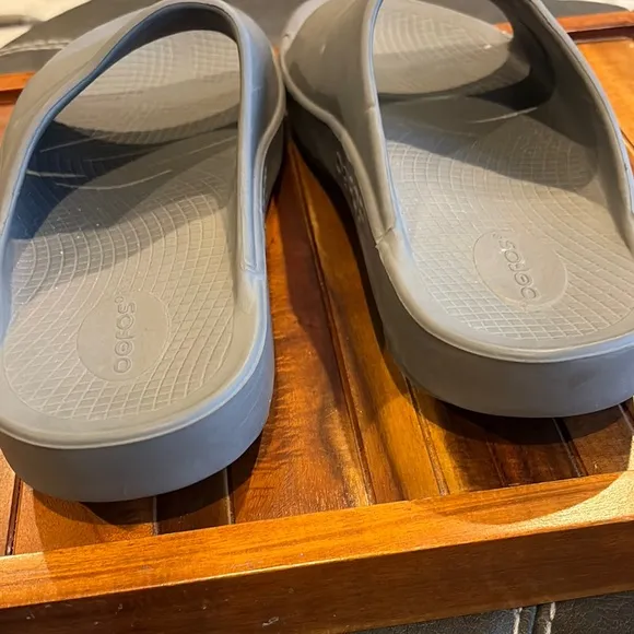 OOFOS Gray Sandals Slides with Cushioned Sole and Minimalist Design
